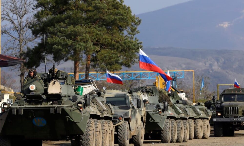 Kremlin’den teyit: Rus barış gücü Karabağ’dan çekilmeye başladı