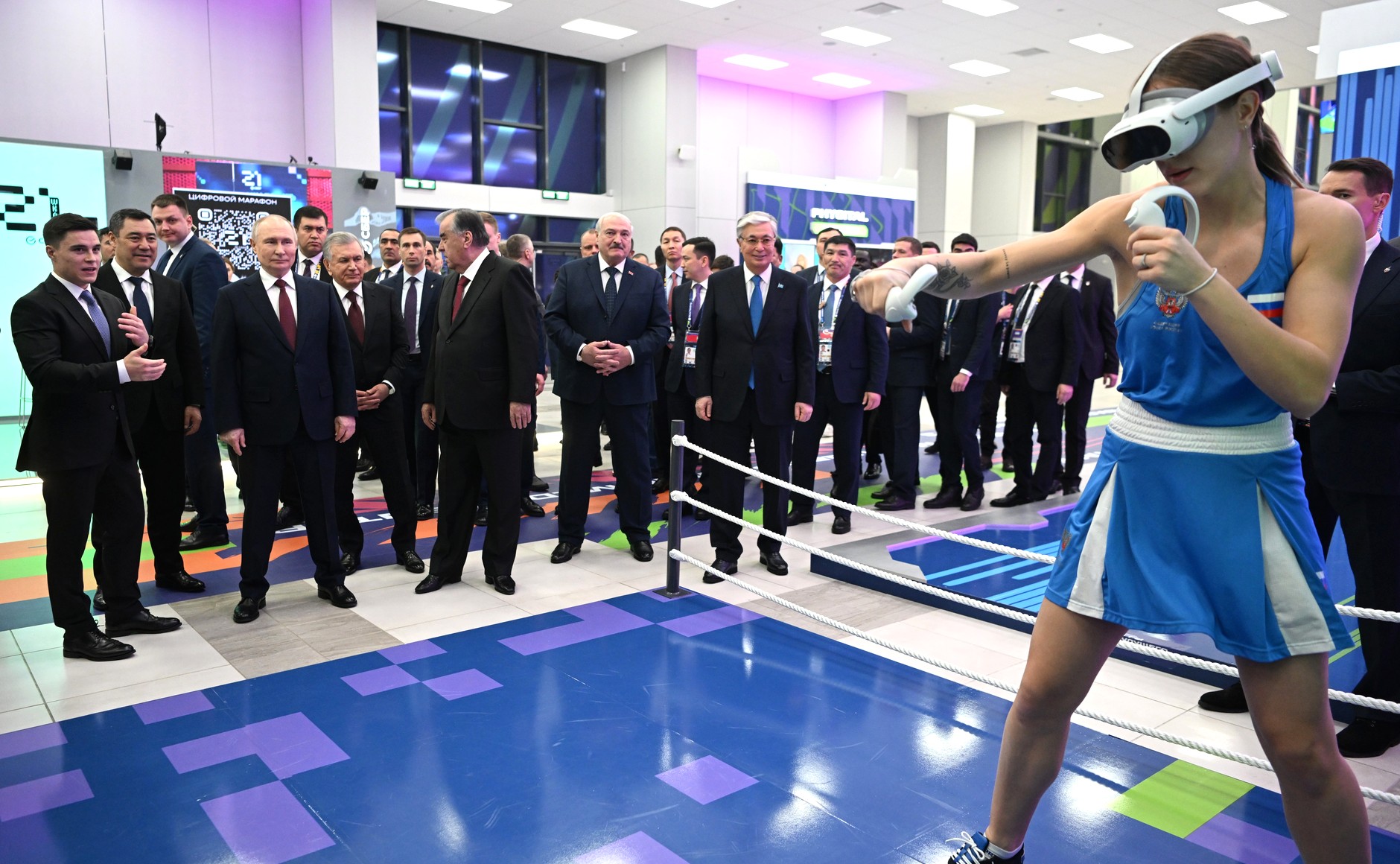Putin 'Geleceğin Oyunları'nı açtı, 'dost liderlerle' görüştü